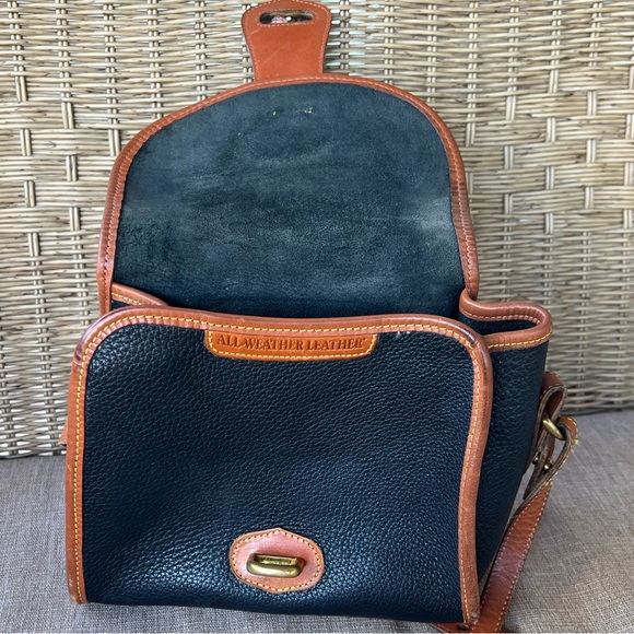 Vintage Dooney & Bourke Essex Crossbody AWL Bag - Picture 6 of 15